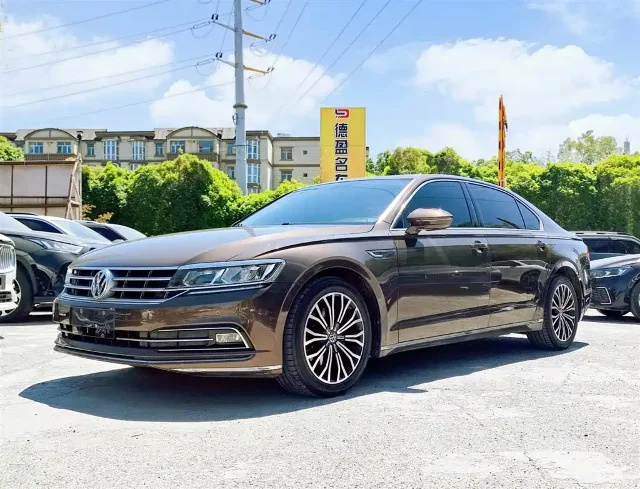Volkswagen Phideon Facelift 380TSI 2WD Business Edition