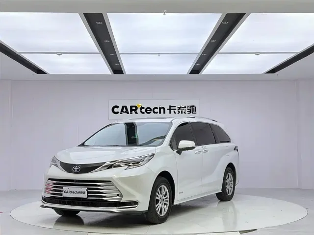 Toyota Sienna 2.5L Hybrid Comfort Edition
