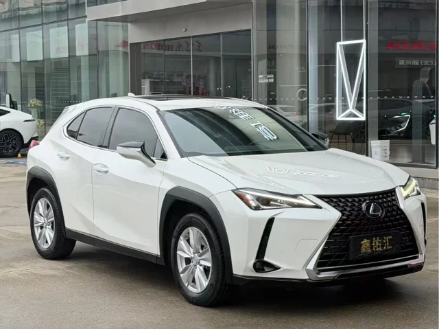 Lexus UX 260h Explore · Fun Edition China V