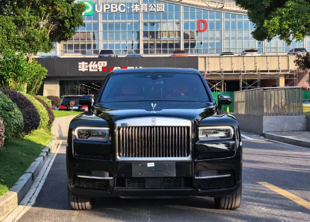Rolls-Royce Cullinan 4-seat Edition