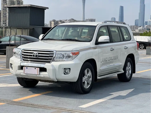 Toyota Land Cruiser 4.6L V8 Middle East Limited Edition