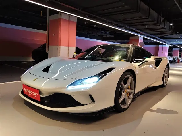 Ferrari F8 Spider 3.9T V8
