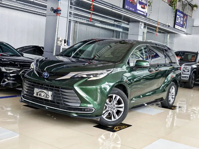 Toyota Sienna 2.5L Hybrid Supreme Edition