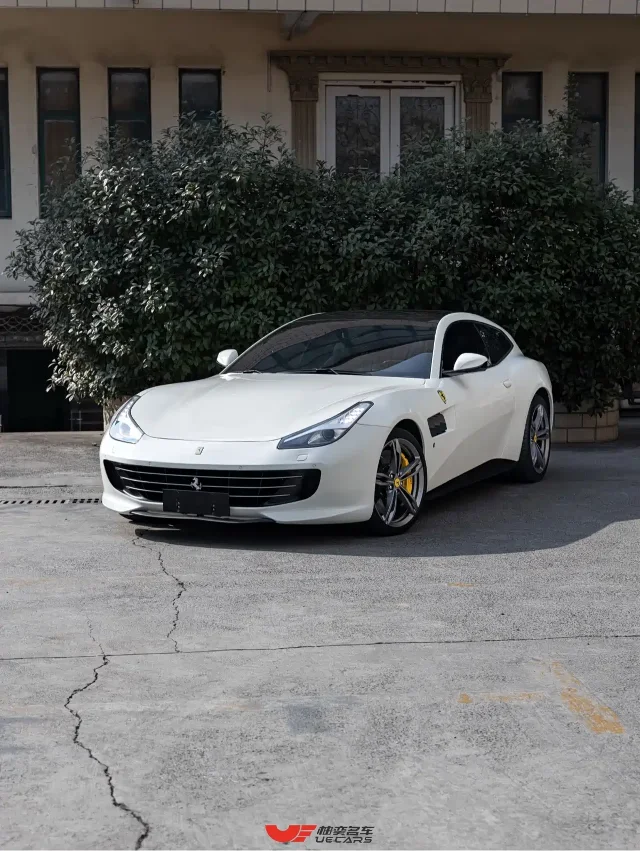 Ferrari GTC4Lusso 6.3L V12