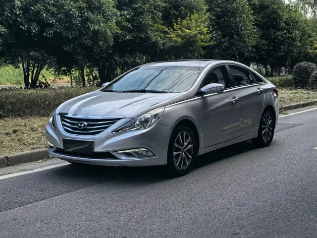 Hyundai Sonata 2.0L Auto Luxury Edition