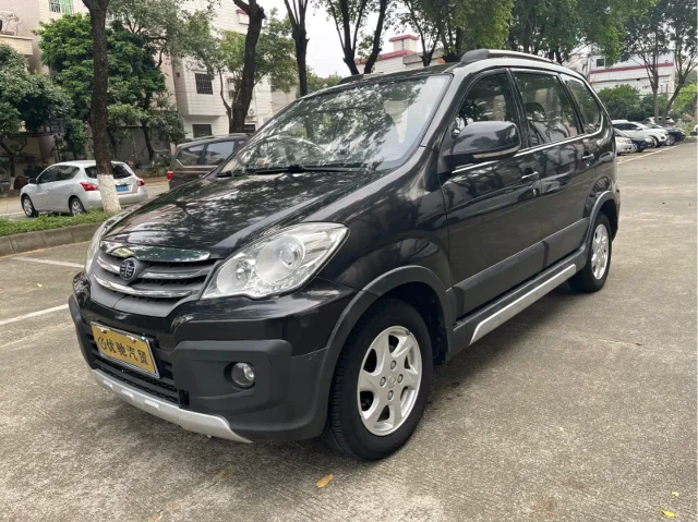 FAW Senya S80 1.5L Manual 7 seats Sport Urban C Edition