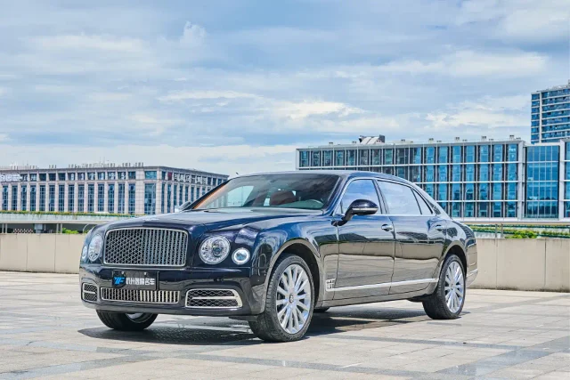 Bentley Mulsanne 6.8T Long Wheelbase Edition