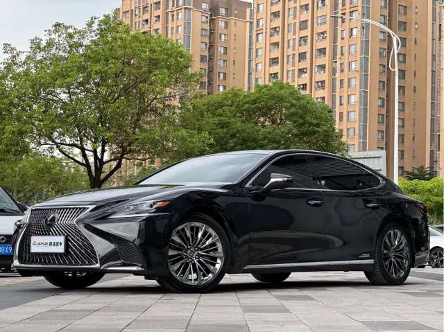 Lexus LS 500h Executive Edition China V