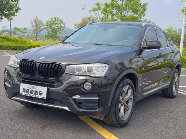 BMW X4 xDrive20i X Design Package