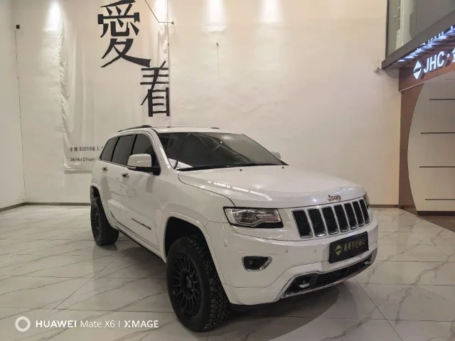 Jeep Grand Cherokee (Import) 3.6L Luxury Navigation Edition