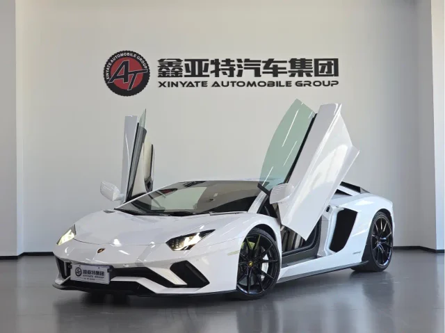 Lamborghini Aventador LP 700-4