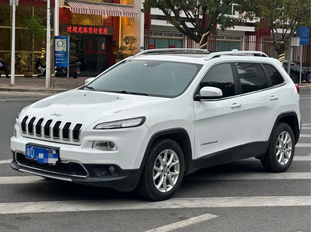 Jeep Cherokee 2.0L Superior Edition
