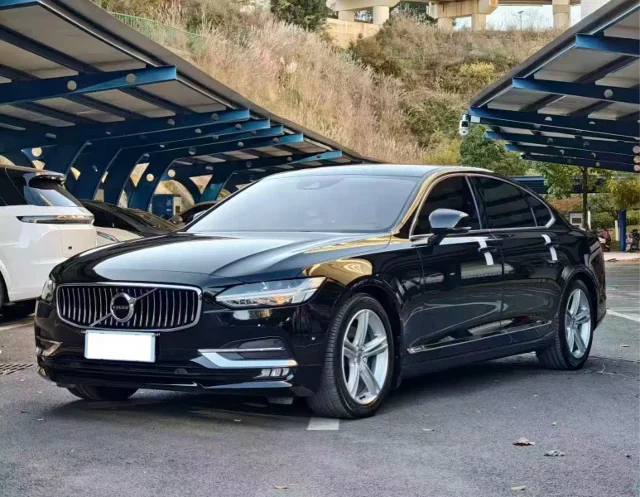 Volvo S90 T4 Smart Vision Edition