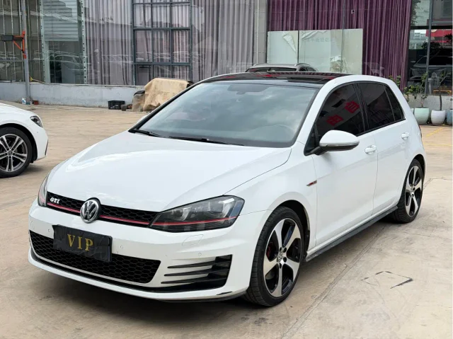 Volkswagen Golf GTI 2.0TSI GTI