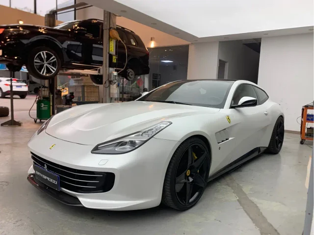 Ferrari GTC4Lusso 6.3L V12