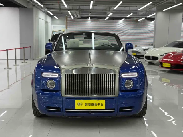 Rolls-Royce Phantom 6.7L Soft Top Convertible