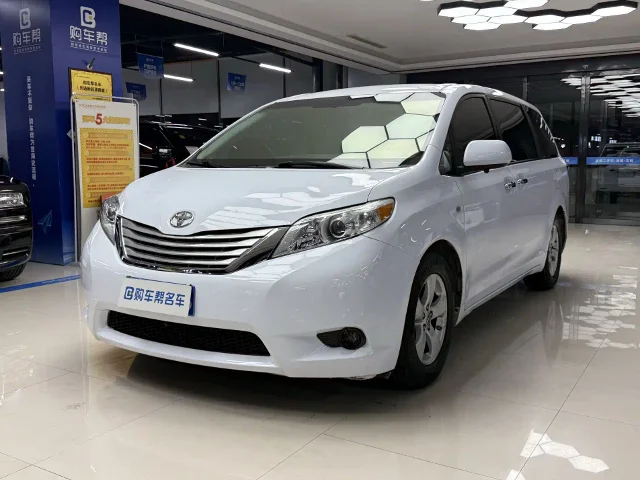 Toyota Sienna 3.5L 2WD LE