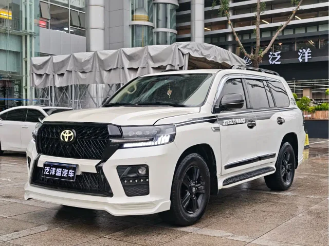 Toyota Land Cruiser 4.0L V6 Middle East Limited Edition