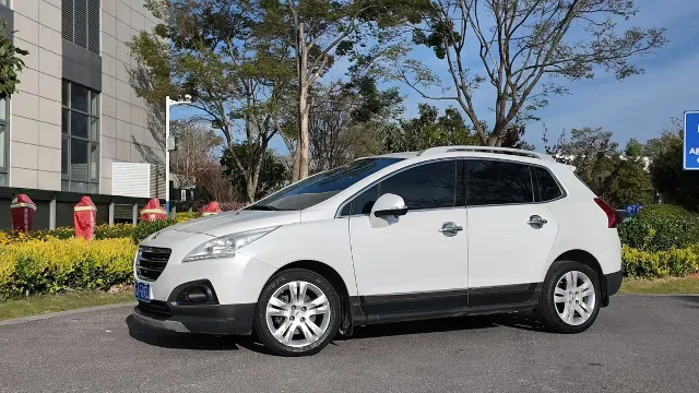 Peugeot 3008 1.6THP Roland · Plus Garros Edition