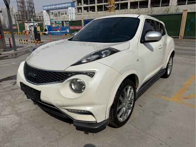 Infiniti ESQ 1.6L Efficiency Premium Edition
