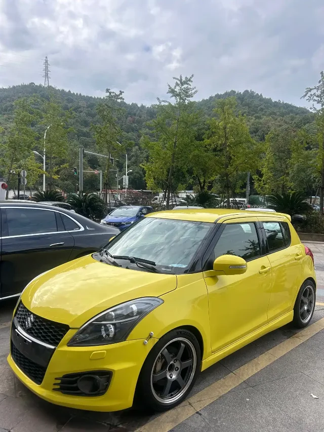 Suzuki Swift 1.6L Manual 2WD Luxury Edition