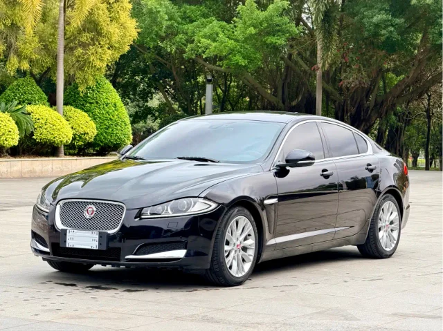 Jaguar XF XF 2.0T Luxury Edition