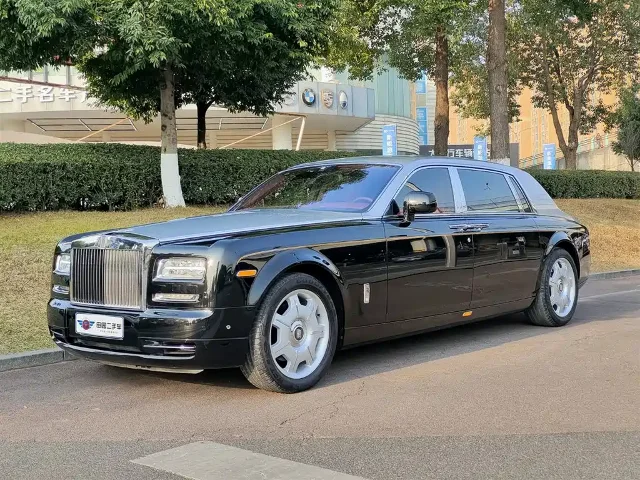 Rolls-Royce Phantom 6.7L Extended Edition EWB