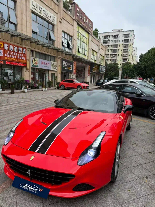Ferrari California T 3.9T Standard Type