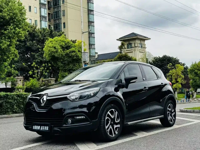 Renault Captur 1.2T Auto Standard Edition