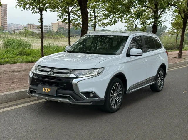 Mitsubishi Outlander 2.0L 2WD Glory Edition 5 seats