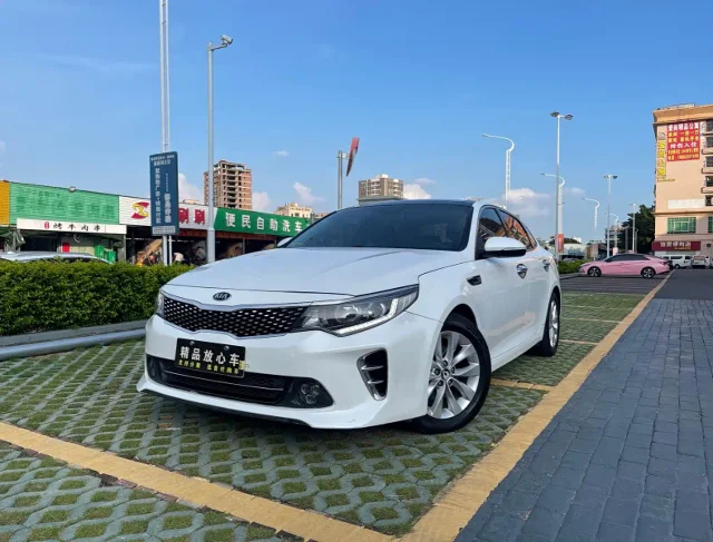 Kia K5 1.6T Auto LUX