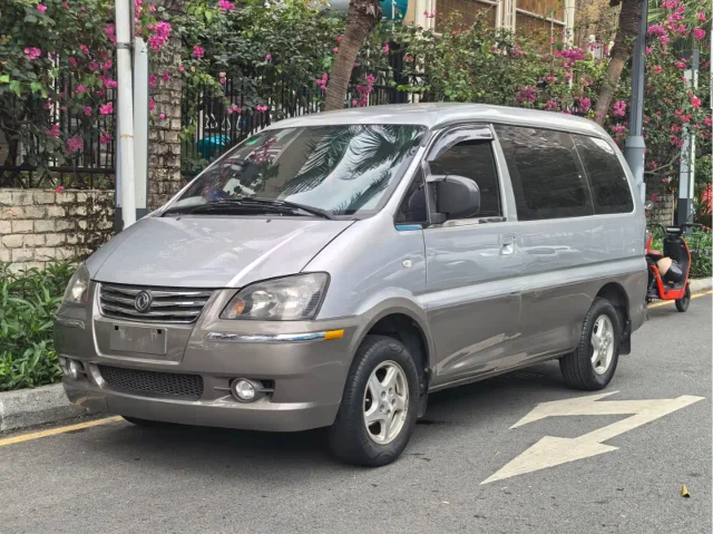 Forthing Lingzhi M3 1.6L 7 seats Standard Type