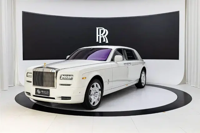 Rolls-Royce Phantom 6.7L Extended Edition EWB