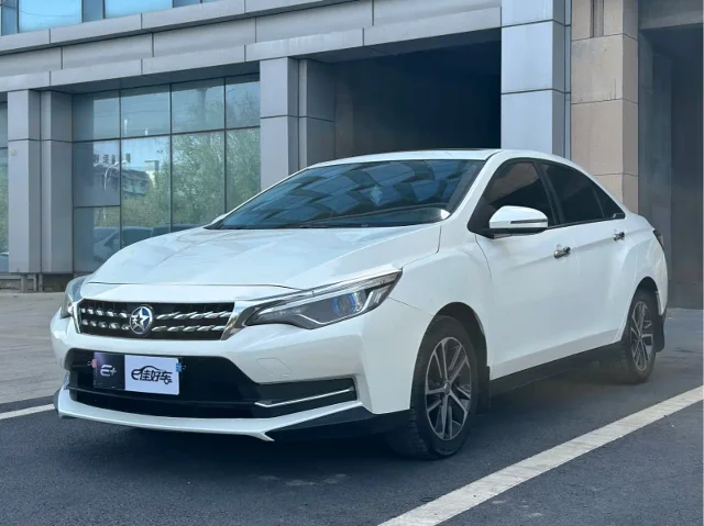 Venucia D60 1.6L CVT Connected Elite Edition