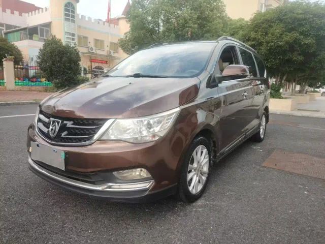 Baojun 730 1.5L Manual Luxury Type 7 seats