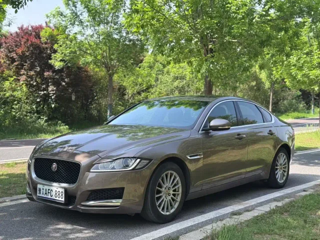 Jaguar XF XF 2.0T 2WD Elegance Edition