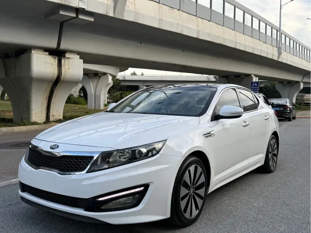 Kia K5 2.0L Auto GLS