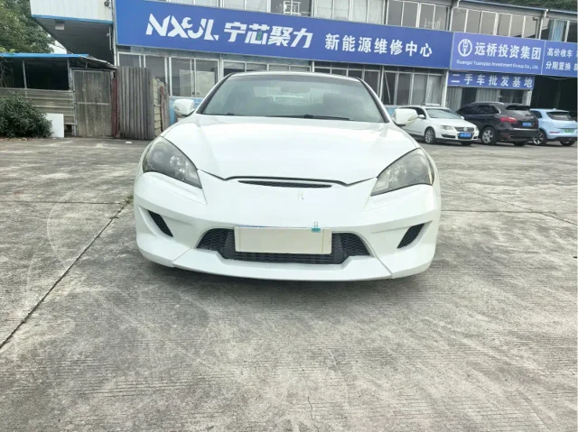 Hyundai Genesis Coupe 2.0T Auto Luxury Edition