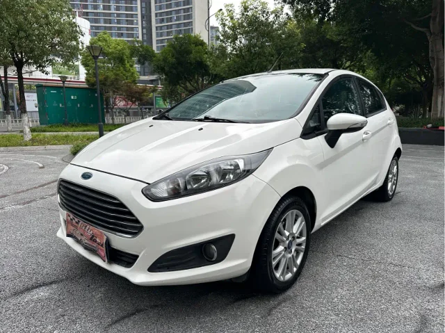 Ford Fiesta Hatchback 1.5L Auto Class Fashion Type
