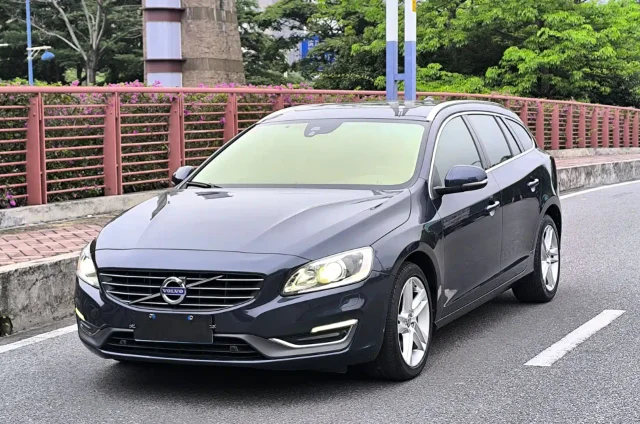 Volvo V60 Facelift T5 Smart Elegant Edition