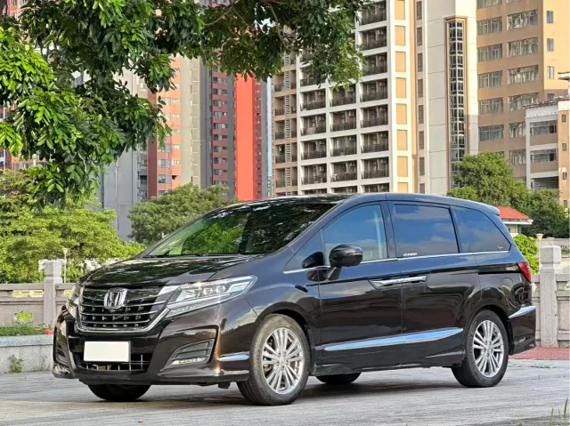 Honda Elysion 2.4L Elegant Edition
