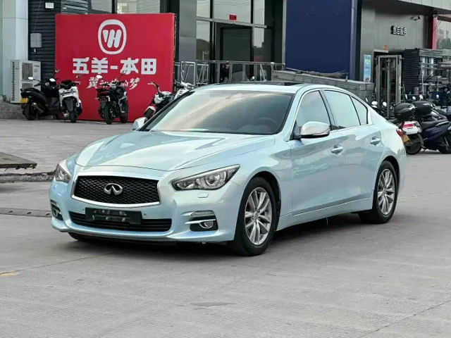 Infiniti Q50 3.7L Luxury Edition