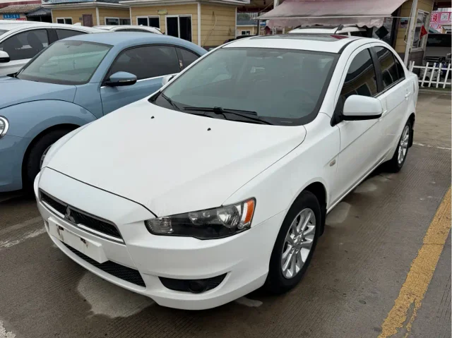 Mitsubishi Lancer EX Fashion Edition 1.8L Manual Luxury Type