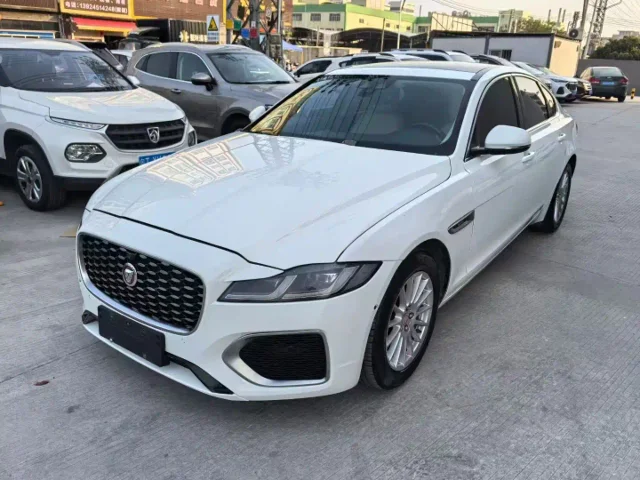 Jaguar XF XF 2.0T 2WD Elegance Edition