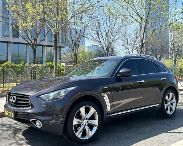 Infiniti QX70 3.7L Standard Edition