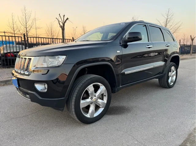 Jeep Grand Cherokee (Import) 5.7L Flagship Distinguished Edition