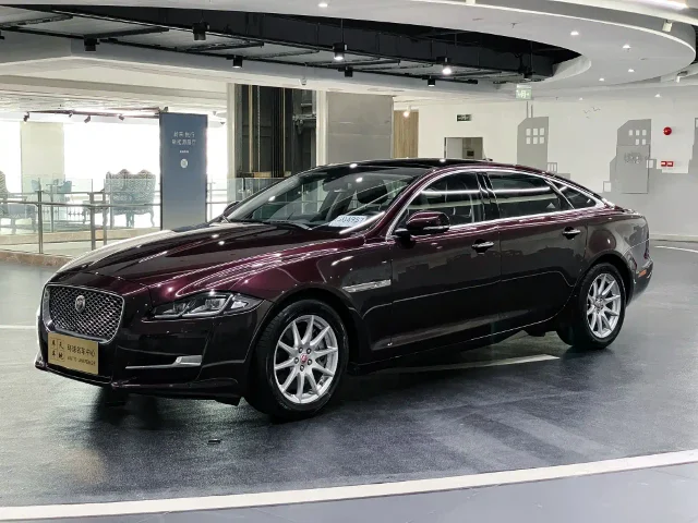Jaguar XJ XJL 2.0T 2WD Elegant Business Edition