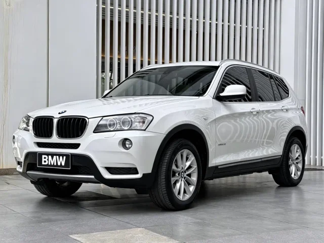BMW X3 (Import) xDrive20i Luxury Type
