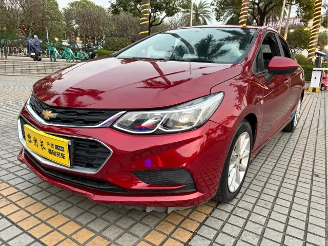 Chevrolet Cruze 1.5L Auto Pioneer Sunroof Edition