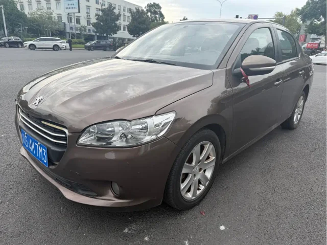 Peugeot 301 1.6L Auto Premium Edition